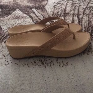 Brand new Vionic wedge sandals